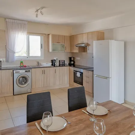 Narcissos 'nissi Beach' D12 * Ajia Napa